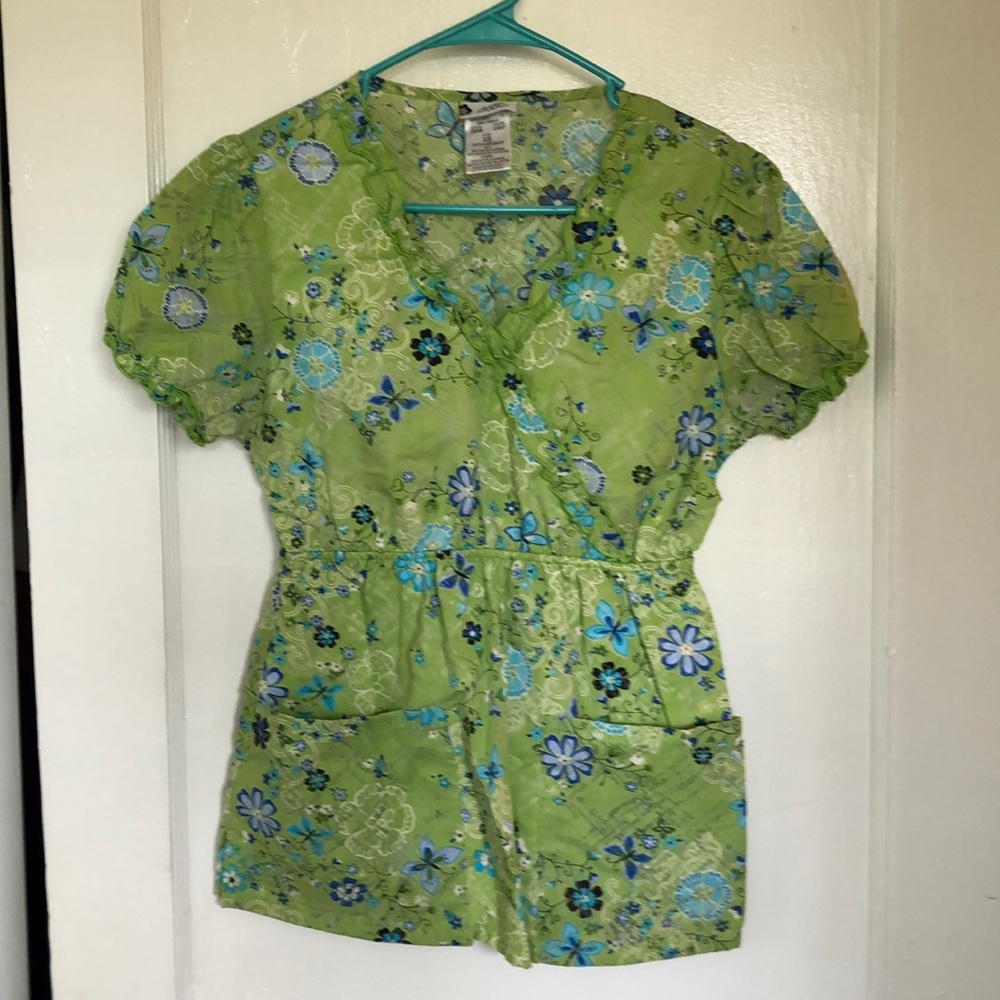 Cherokee scrub top